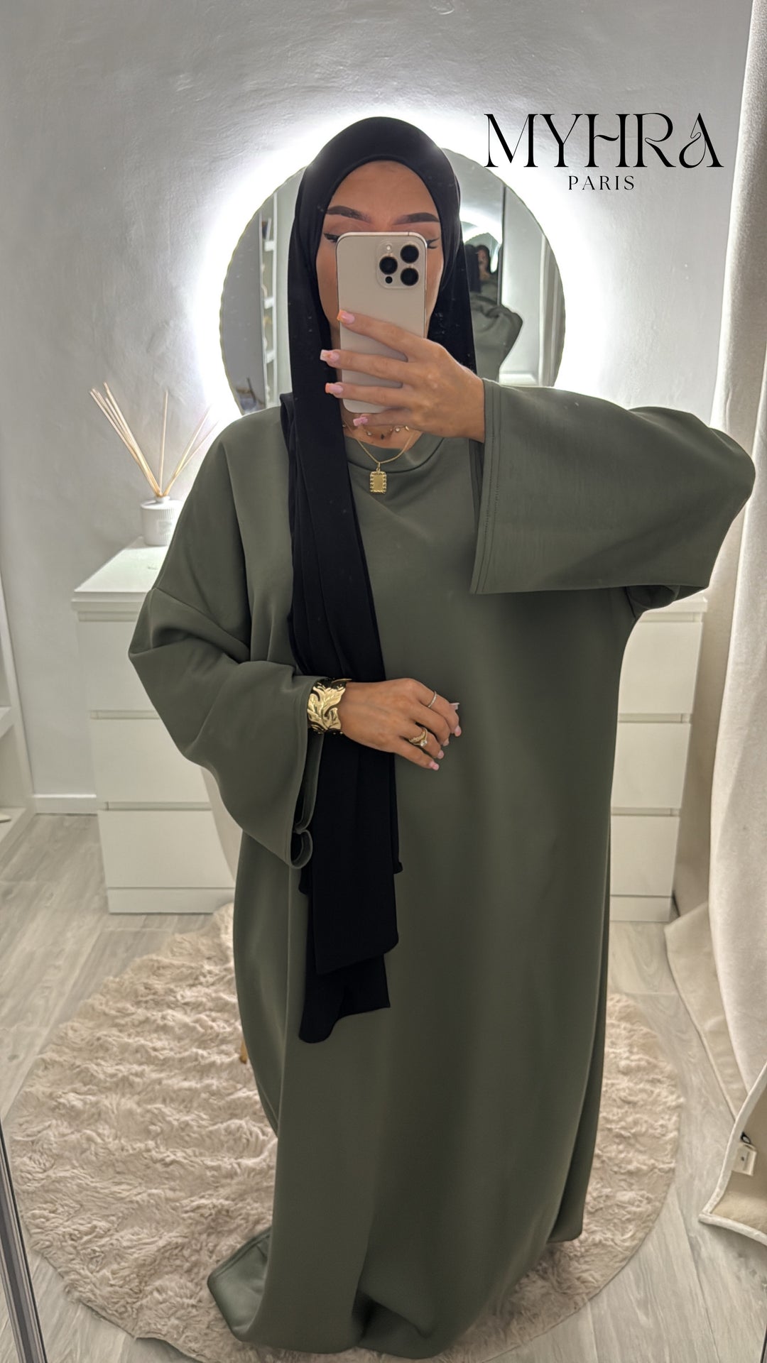 robe ness kaki